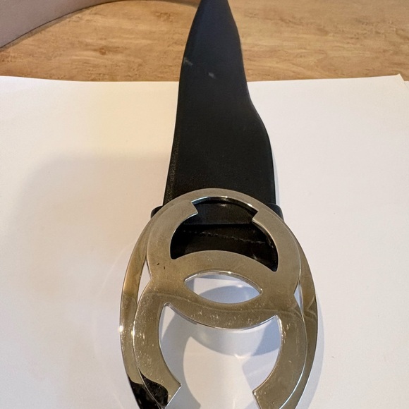 Authentic CHANEL Black Leather Belt with Silver Buckle - Picture 4 of 9